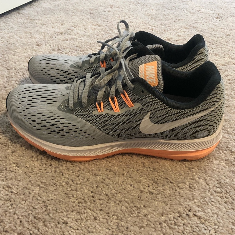 Women’s Nike Tennis Shoes Size 11